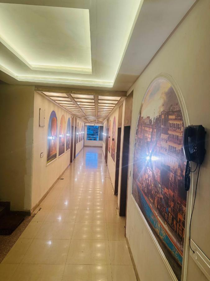 Hotel Deva Inn Váránaszi Kültér fotó