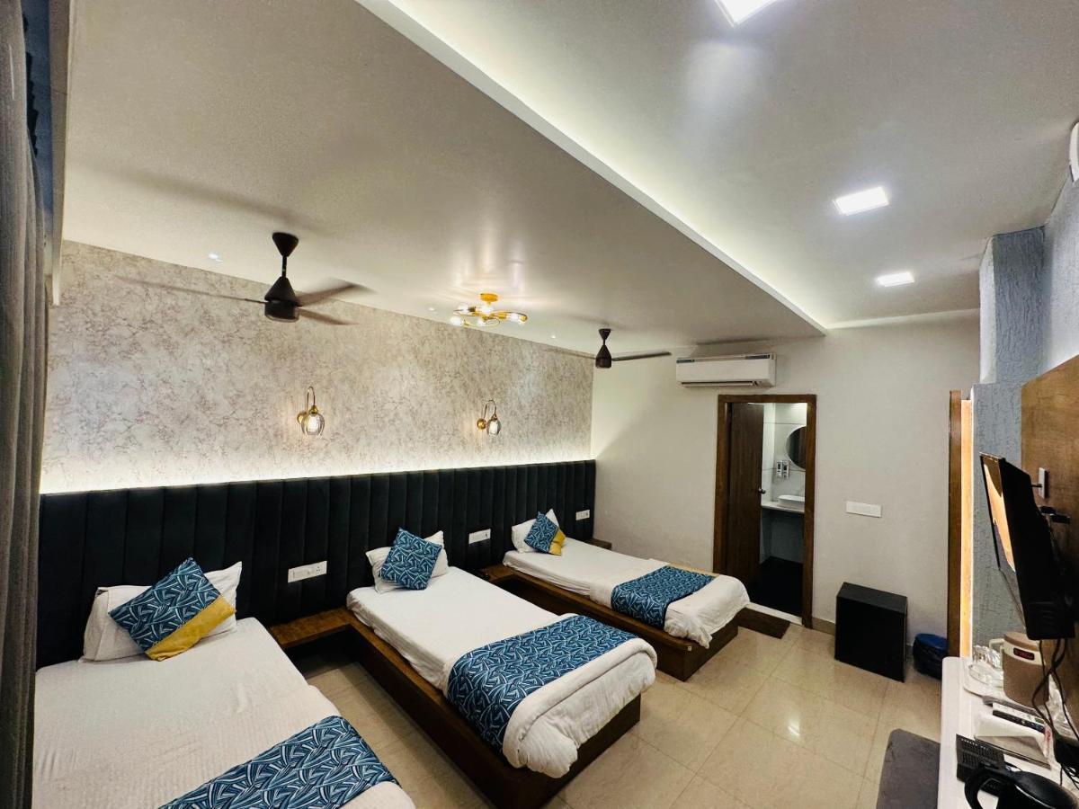 Hotel Deva Inn Váránaszi Kültér fotó
