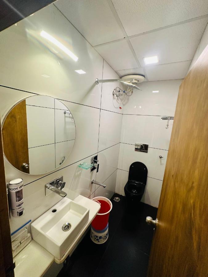 Hotel Deva Inn Váránaszi Kültér fotó
