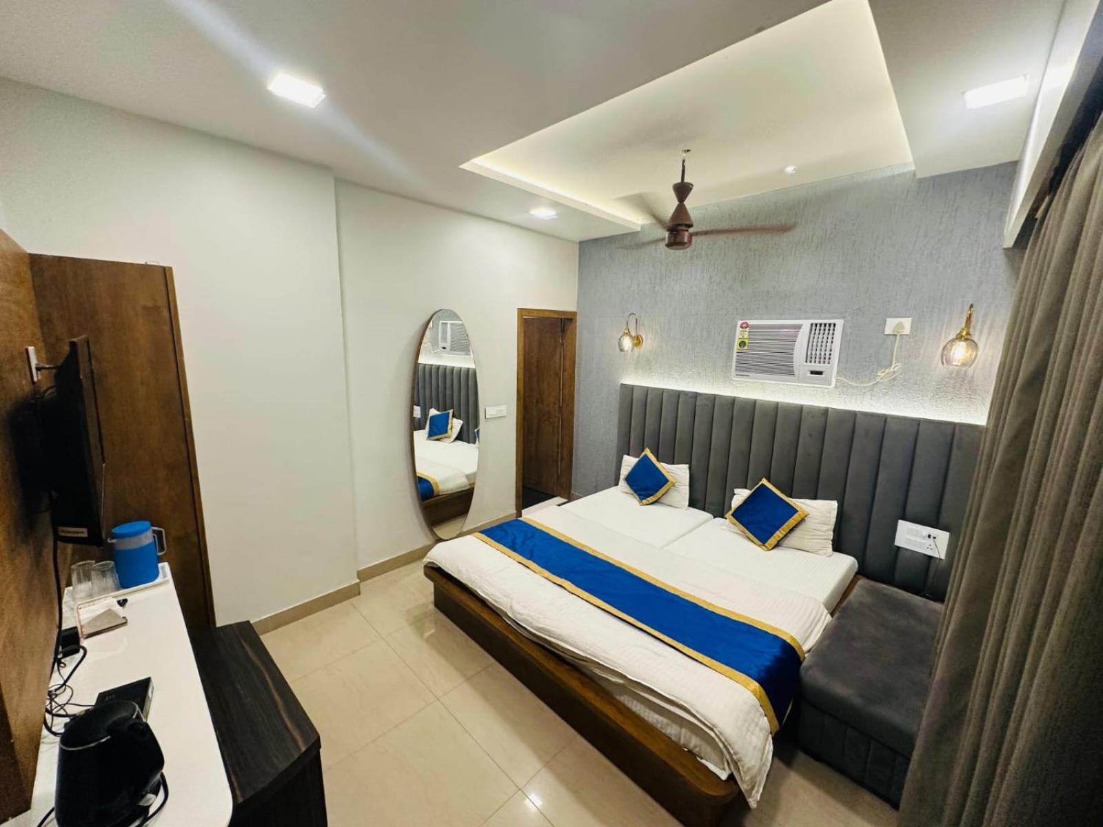 Hotel Deva Inn Váránaszi Kültér fotó