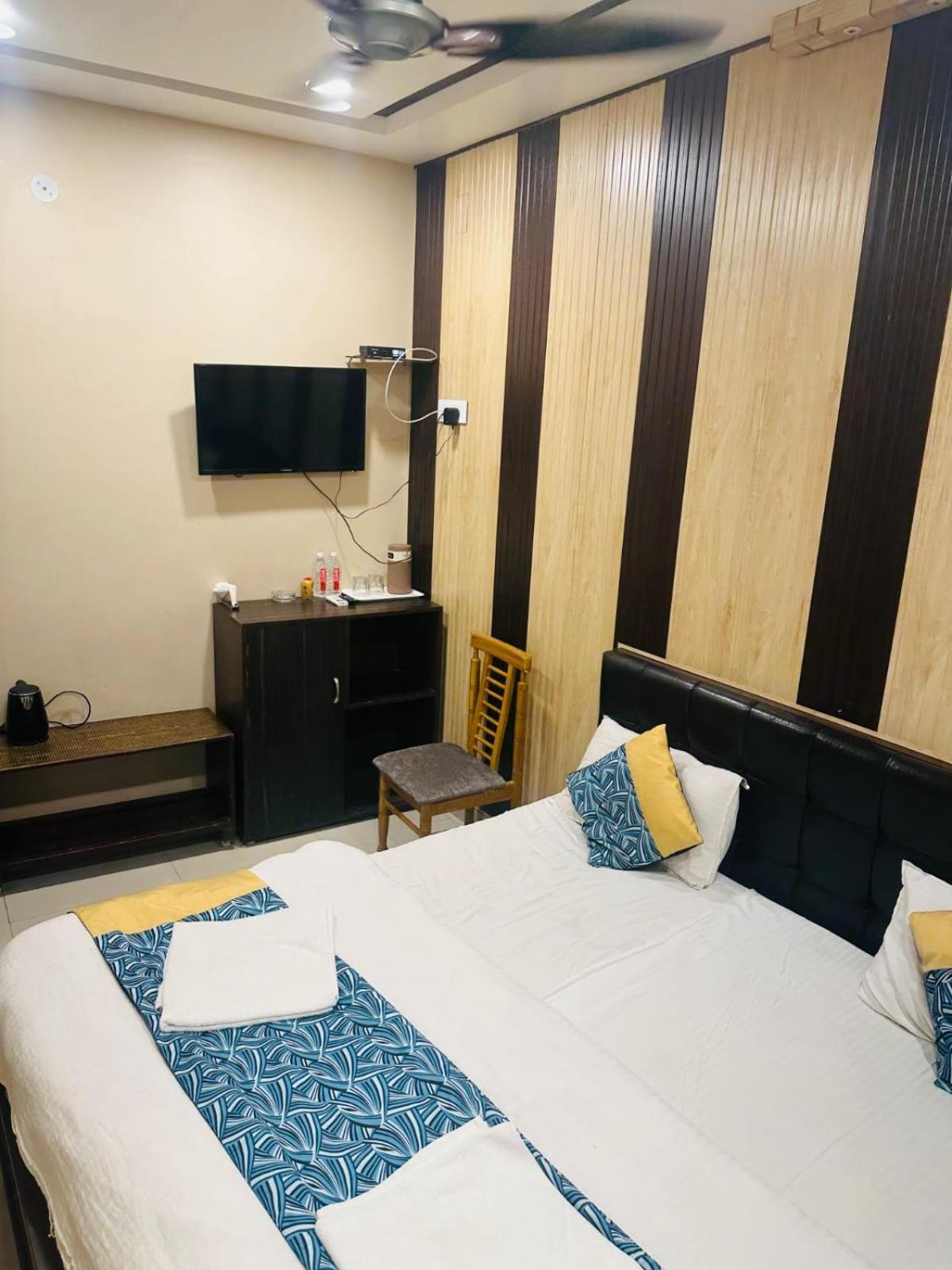 Hotel Deva Inn Váránaszi Kültér fotó